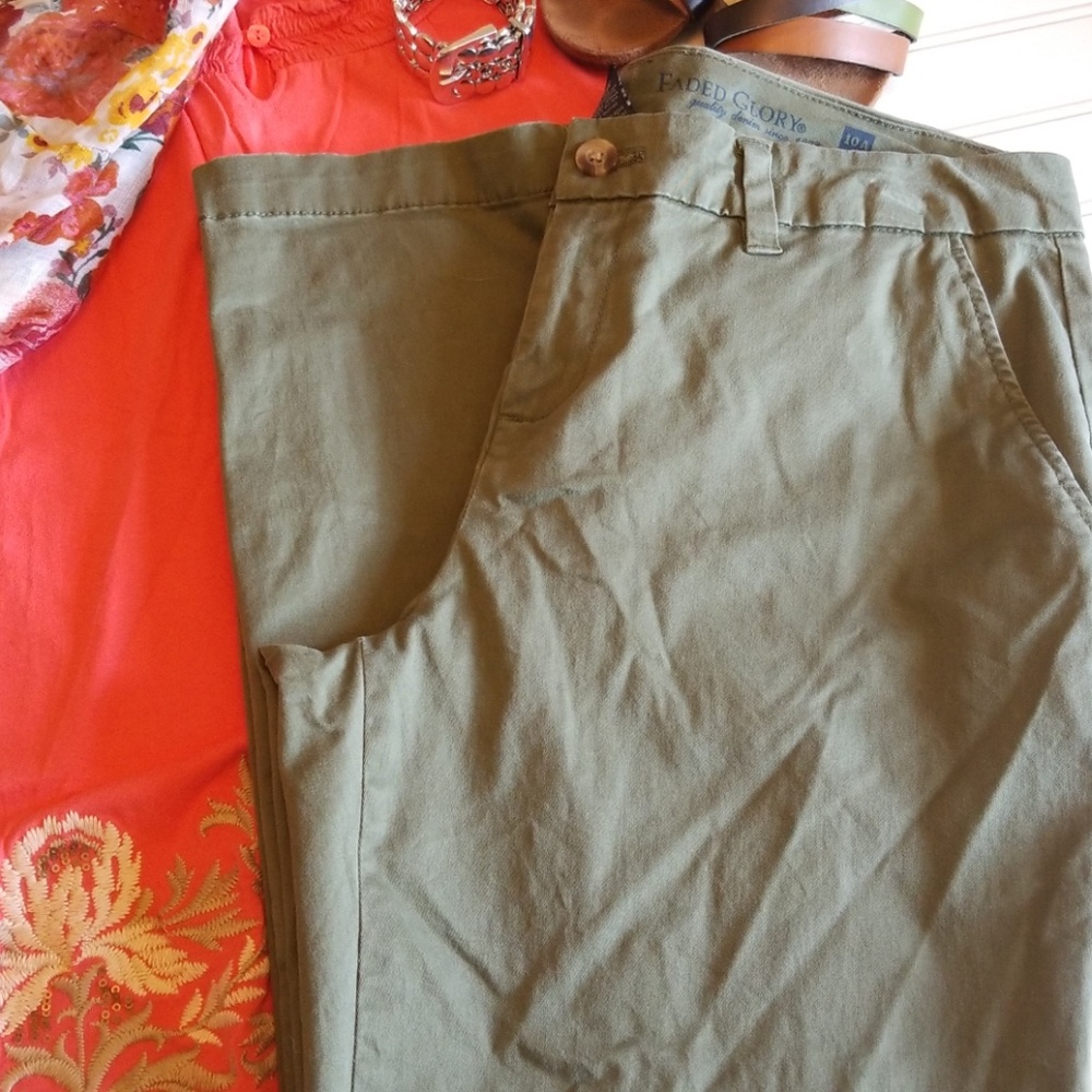 Faded Glory Chino